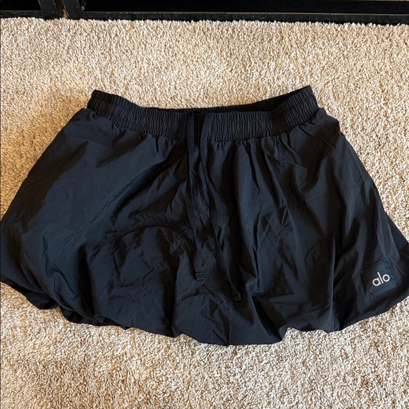 Alo Black bubble skirt with Shorts - Picture 1 of 3